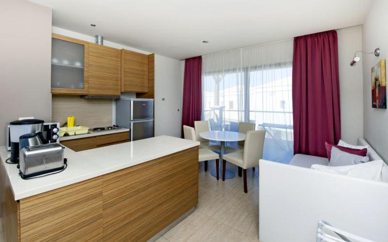 Mythos Beach Resort Afantou Bagian luar foto
